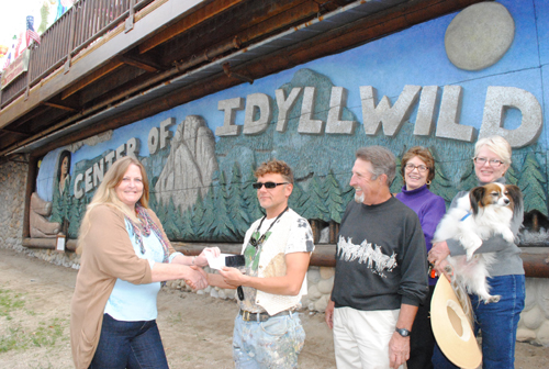 ‘Center of Idyllwild’ mural gets a makeover