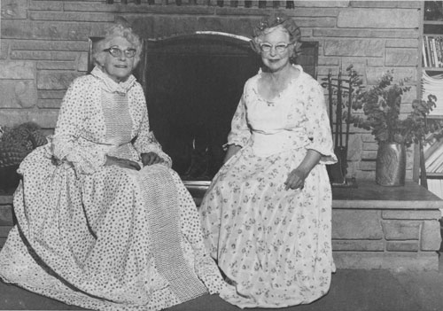 Cordelia Chenoweth and Frances McElderry modeled Colonial costumes they made for the Idyllwild Associates of USC annual dinner in April 1975. Dinner was to have a Colonial theme to officially start the bicentennial celebration in Idyllwild.       File photo