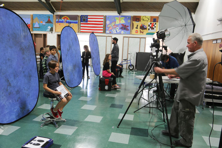 Phoenix Bernal, Dilyan Blackwell, Levi Davis, Ruby McKeller, Kat DeHolanda and Kylie Ebner prepare for the pictures during Idyllwild School’s Picture Day last Thursday. Mike Isaac (right) was one of the photographers. Photo by Cheryl Basye