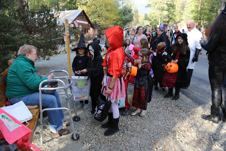 PHOTOS Halloween in Idyllwild, 2014 • Idyllwild Town Crier