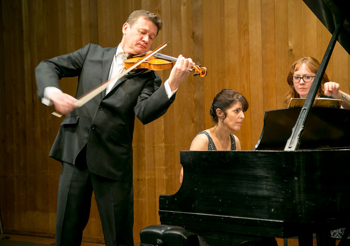 RECITAL: Ivan Zenary on violin and Sandra Shapiro on piano perform at Idyllwild Arts’ Stephens Recital Hall Monday night. Idyllwild residents, students and faculty came out to enjoy the duo. Photos by Jenny Kirchner 