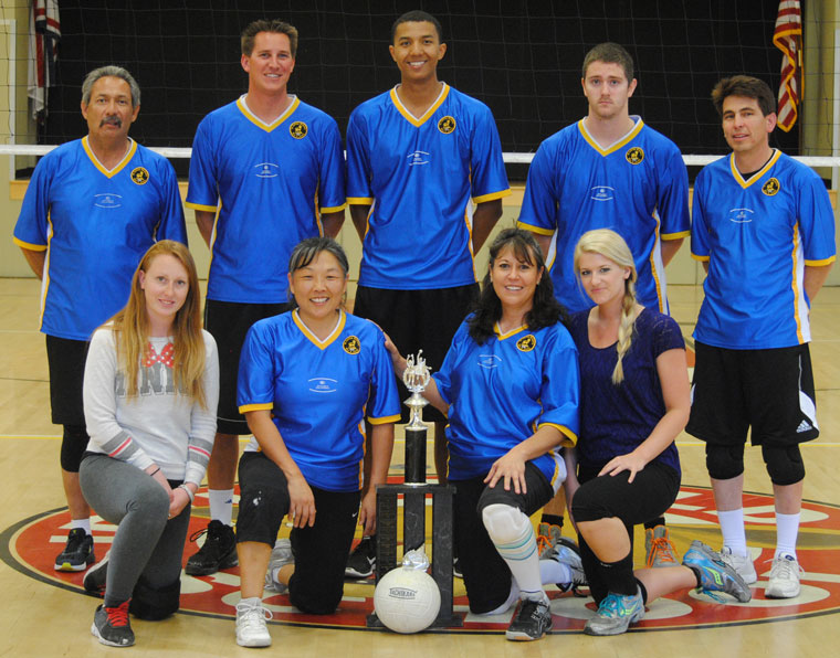 Idyllwild Garage defended its Town Hall Adult Volleyball Championship Saturday. The 2015 champions have five consecutive championships. Members of the team are (front, from left) Kassie Ray, Janey Espinoza, Maria Loutzenhiser and Lindsay Pohl. Standing in the second row are (from left) Art Torrez, Kyle Owen, Marcus Patterson, Corey Sumrall and Fred Espinoza. Not photographed was Kirsten Torrez. Photo by J.P. Crumrine