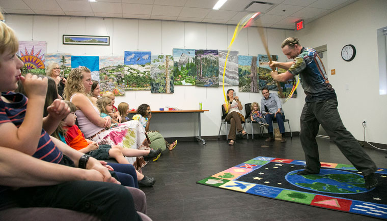 Dancing was the theme at this week’s reading time at the Idyllwild Library Monday morning. Special guest Tony White demonstrates spinning ribbons, which was a hit with the kids and the parents. Afterward, the kids got to make their own spinning ribbon.Photo by Jenny Kirchner 