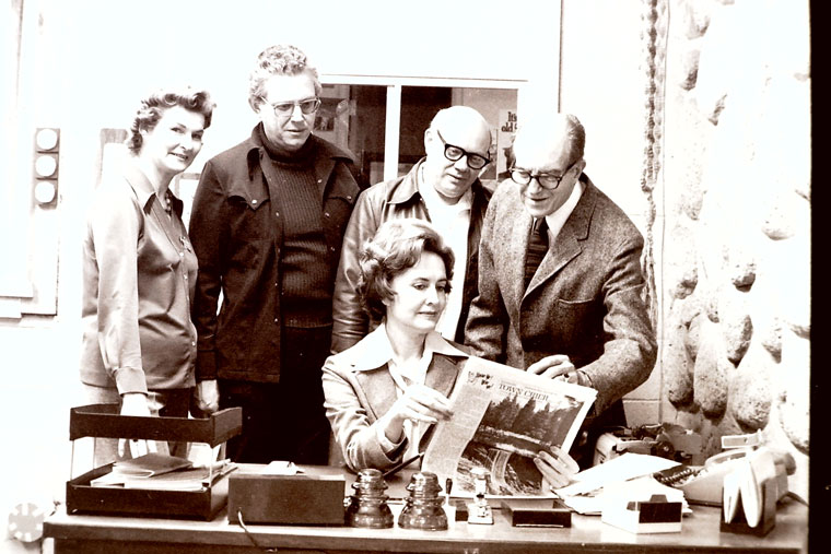 With the 94th Congress adjourned, Representative Shirley Pettis was back home visiting constituents in her far-flung 37th district. In October 1976, she stopped by the Town Crier office. Above, Marilyn Weare, Truman Smith and Ernie Edwards look on as Luther Weare points to an article in the last week’s edition. File photo 