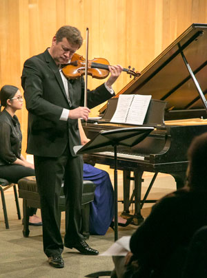 Ivan Ženatý, violin, and Sandra Shapiro, piano, performed at Idyllwild Arts’ Stephens Recital Hall Thursday. The duo performed works from Beethoven and Brahms to a full house. Photo by Jenny Kirchner 