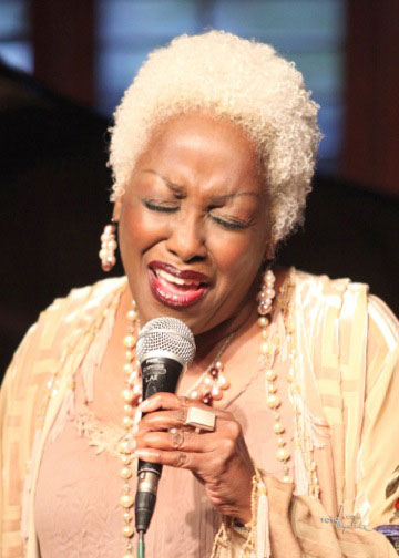 Rose Mallett, Chicago born jazz chanteuse, performs for the Associates of the Idyllwild Arts Foundation at a jazz brunch on the Idyllwild Arts campus on Sunday, March 20. Tickets sales benefit the Associate’s scholarship-dedicated endowment. Photo courtesy of Rose Mallett