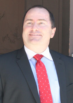 Tony Teora, Julian resident, is running for Assembly District 71. This is his second run for the seat. Neither Teora nor his opponent Santee Mayor Randy Voepel had ever visited Idyllwild which is in the northernmost part of the assembly district. The district primarily encompasses parts of San Diego county. Teora kept his promise to visit Idyllwild. He spent Saturday, May 21 in Idyllwild, visiting galleries, merchants and restaurants and asking residents about local issues. Photo by  Marshall Smith