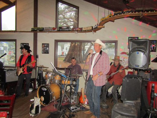 Mark Huston and the Working Men performed at Jo’An’s Saturday afternoon before the annual Tree Lighting Ceremony. Photo by Amy Righetti 