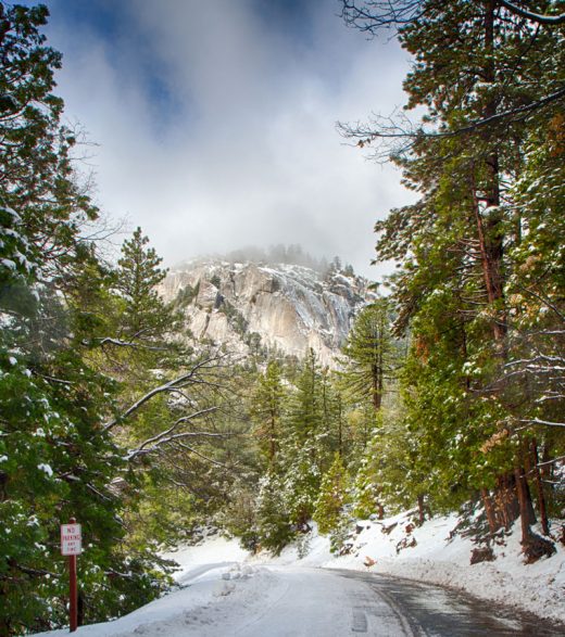 The first snow of the 2016-17 winter season arrived Saturday night and continued to fall on Sunday. Photo by Peter Szabadi 